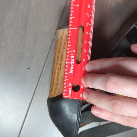 Clark's Size 6.5 Black Leather Sandals - Picture 11 of 11